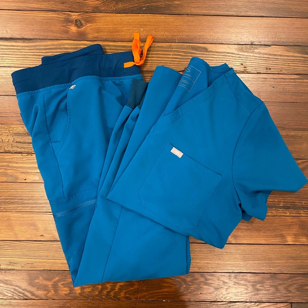 Figs Alps Blue Scrub Set